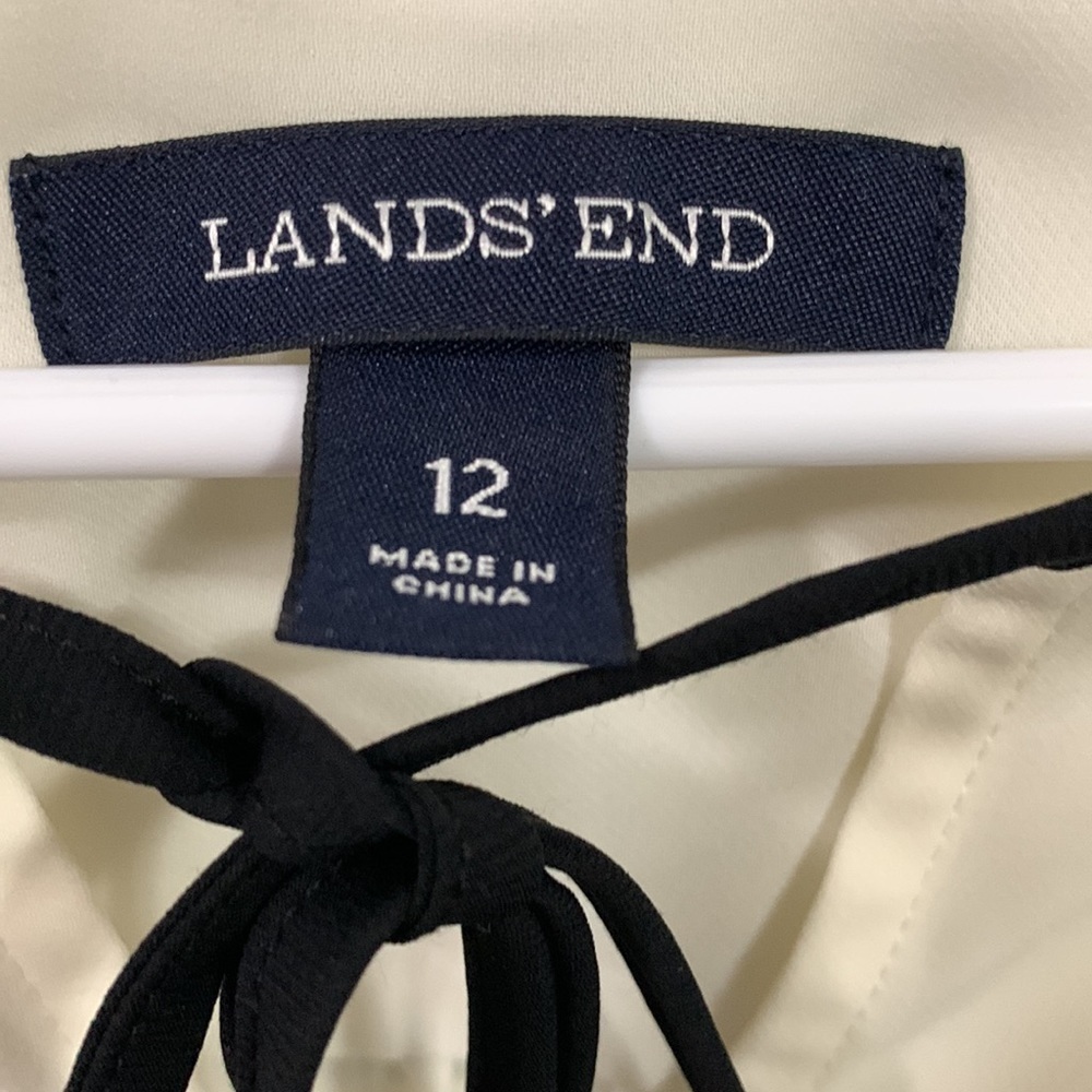 Land’s End beautiful off white blouse with black trim, Size 12, 3/4 sleeves - Picture 2 of 7